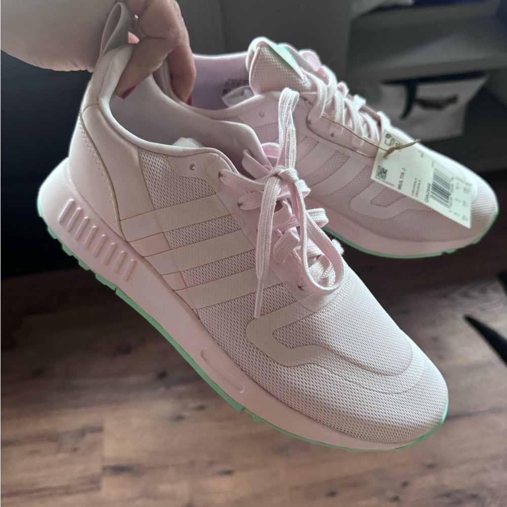 NWT Adidas Women's Pink Sneakers